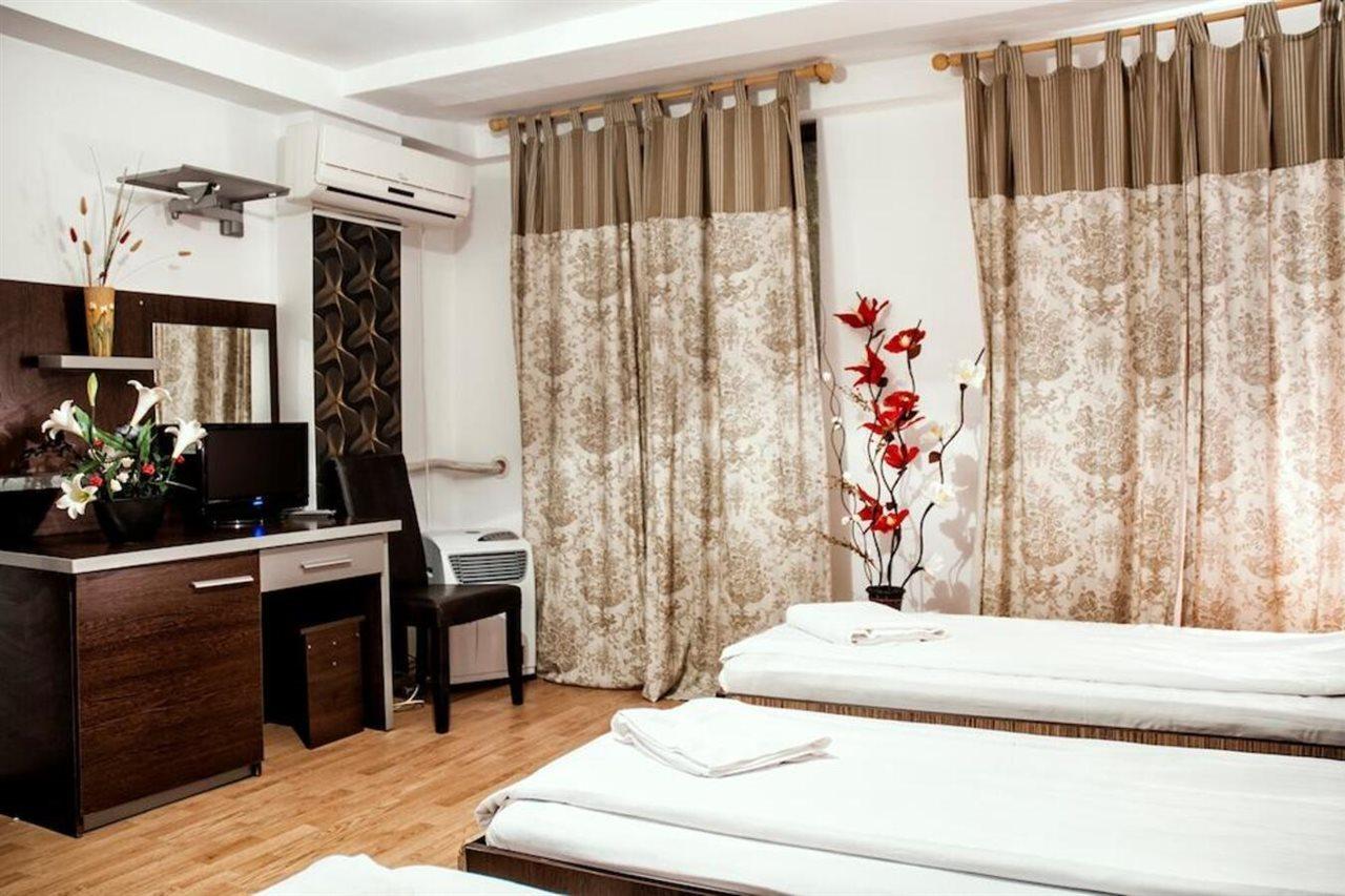 Hotel Stars Bukares Bagian luar foto