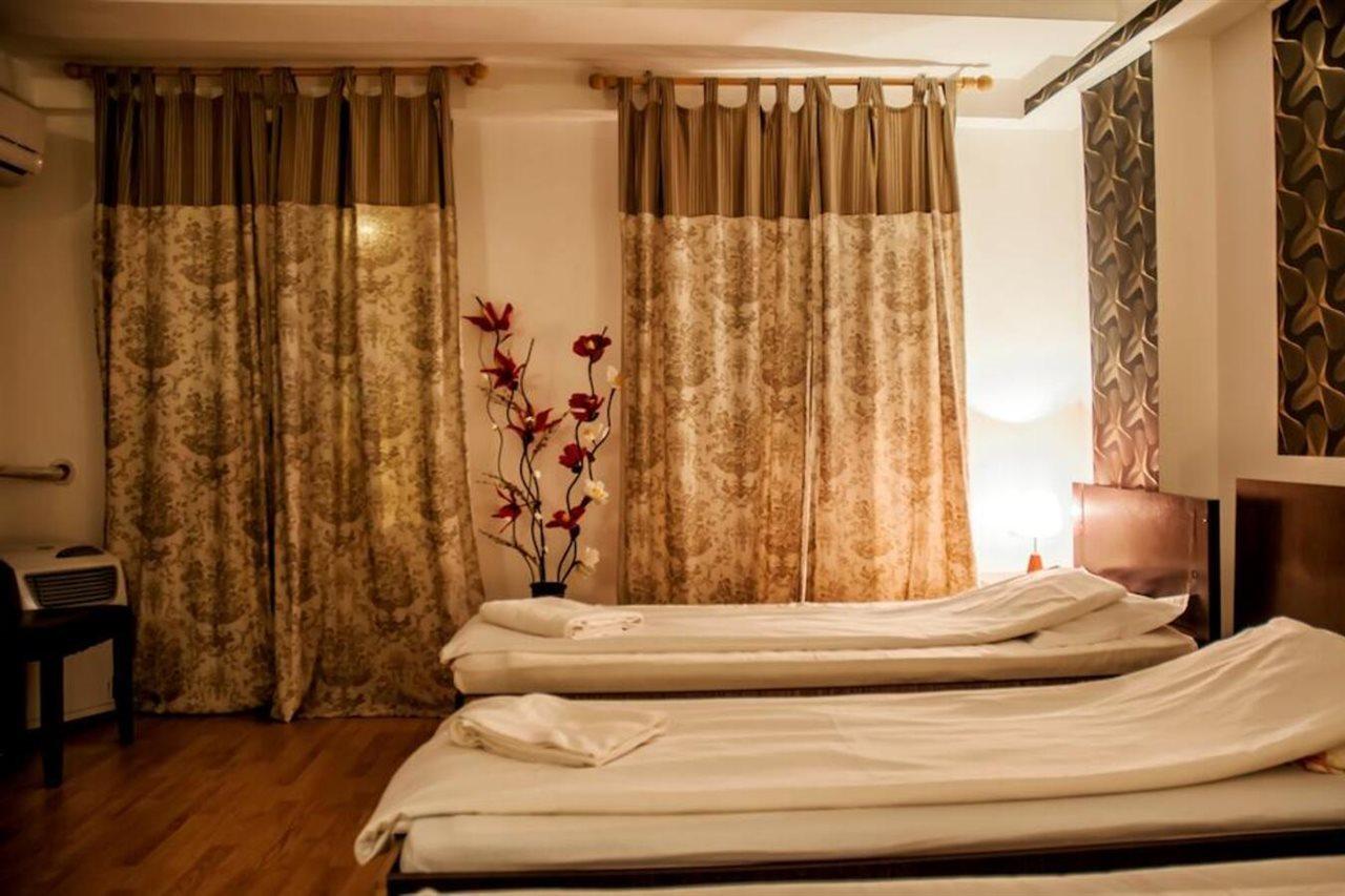 Hotel Stars Bukares Bagian luar foto