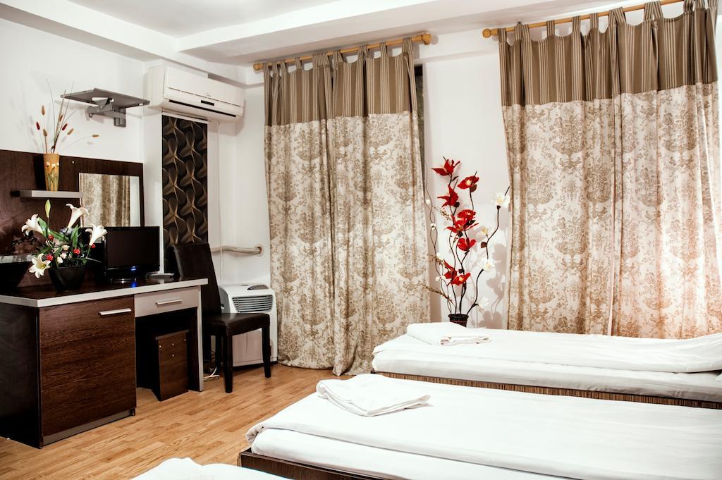Hotel Stars Bukares Bagian luar foto