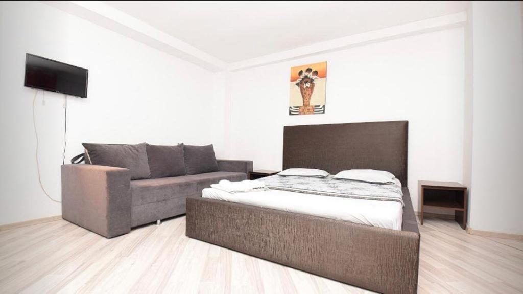 Hotel Stars Bukares Bagian luar foto
