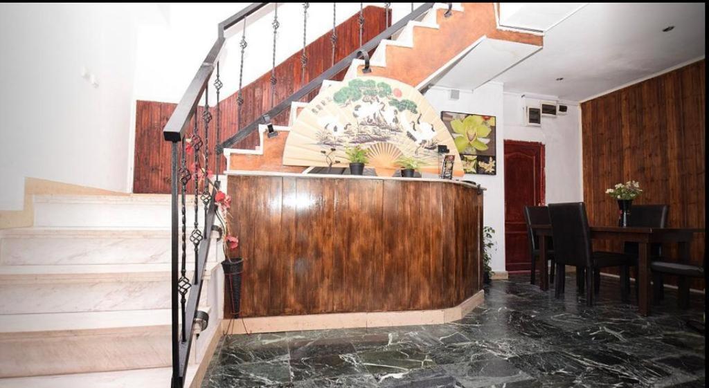 Hotel Stars Bukares Bagian luar foto