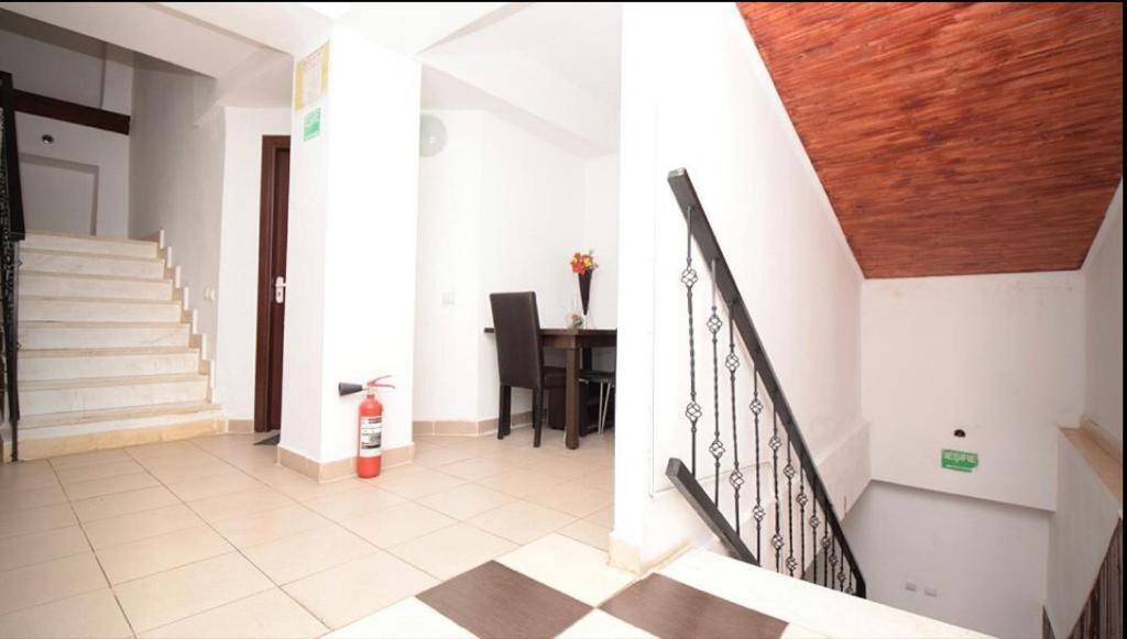 Hotel Stars Bukares Bagian luar foto